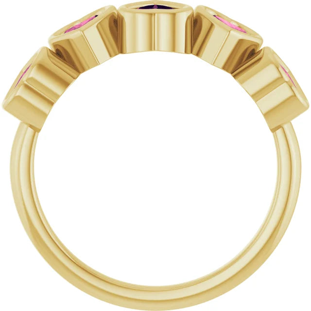 Anillo de Oro Amarillo 14K con Turmalinas Rosadas Naturales en Forma de Corazón