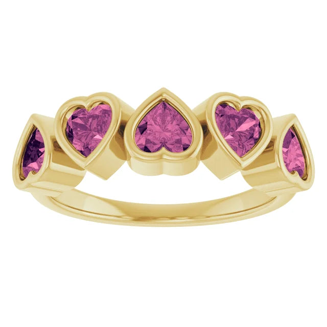 Anillo de Oro Amarillo 14K con Turmalinas Rosadas Naturales en Forma de Corazón