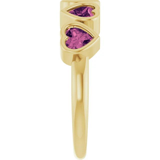 Anillo de Oro Amarillo 14K con Turmalinas Rosadas Naturales en Forma de Corazón